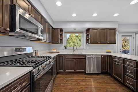 Tiny photo for 38 Breckenridge Drive, Aurora, IL 60504 (MLS # 12577607)