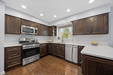 Tiny photo for 38 Breckenridge Drive, Aurora, IL 60504 (MLS # 12577607)