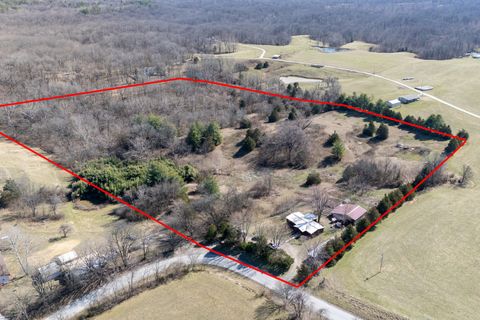 Tiny photo for 9466 Hickory Ridge Road, Murphysboro, IL 62966 (MLS # 12569636)