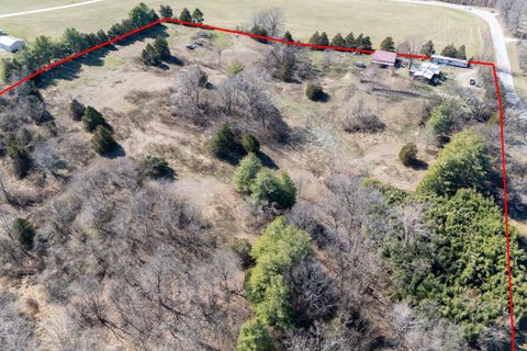 Tiny photo for 9466 Hickory Ridge Road, Murphysboro, IL 62966 (MLS # 12569636)