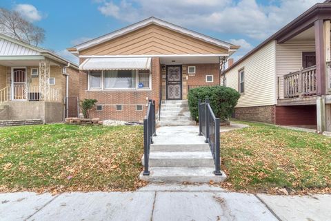 Photo of 2243 E 92nd Place, Chicago, IL 60617 (MLS # 12558367)