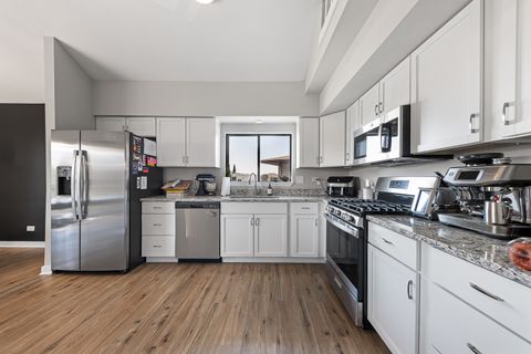 Tiny photo for 8106 168th Place #3W, Tinley Park, IL 60477 (MLS # 12489025)