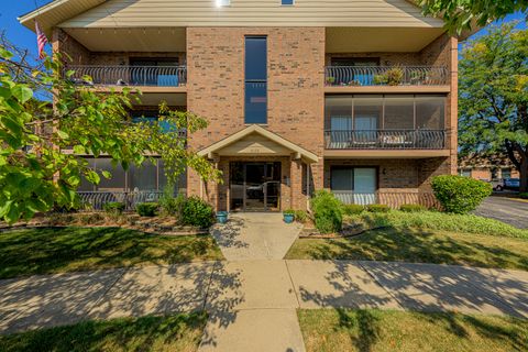 Photo of 8106 168th Place #3W, Tinley Park, IL 60477 (MLS # 12489025)