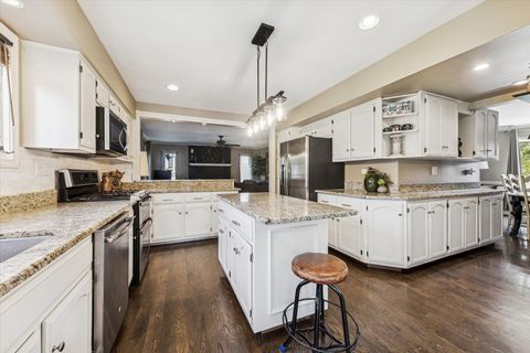 Tiny photo for 4542 Basswood Drive, Lisle, IL 60532 (MLS # 12414733)