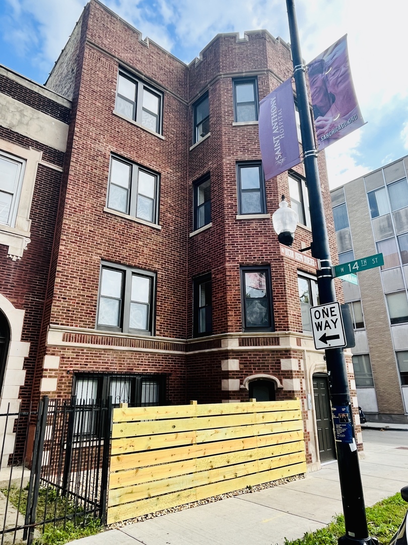 1371 S California Avenue