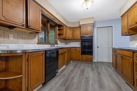 Tiny photo for 1303 Roncevalles Avenue, Rockford, IL 61107 (MLS # 12636212)