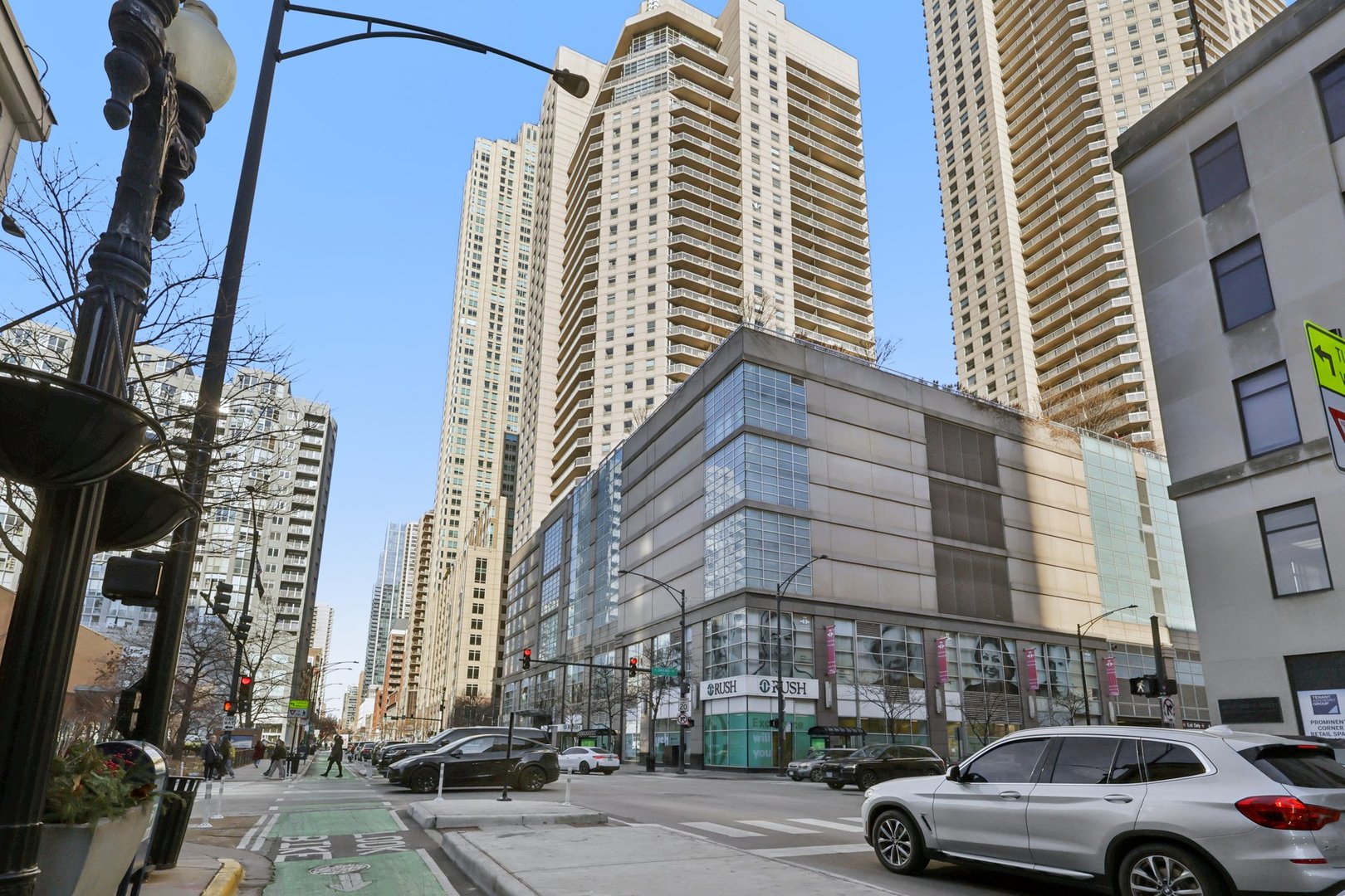 545 N Dearborn Street W2905