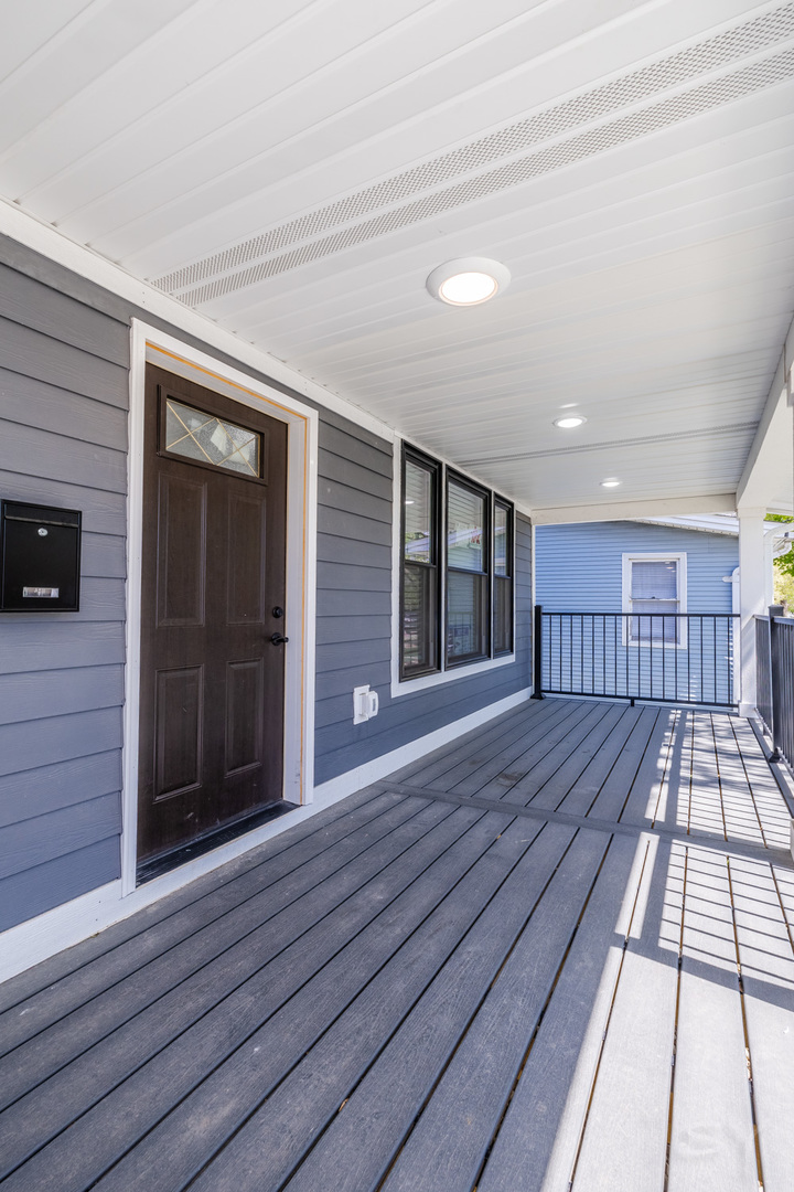 4912 W Wrightwood Avenue