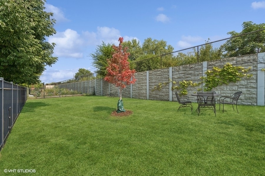 5318 N Ravenswood Avenue 106