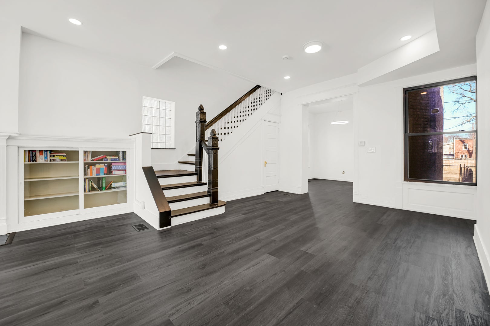 928 E 46th Street