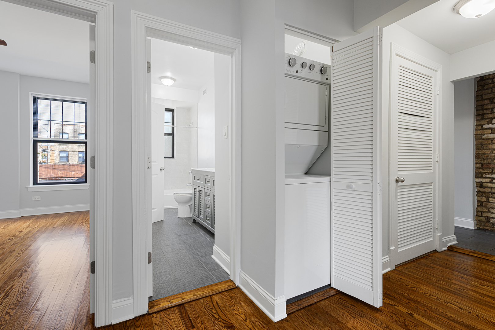 1638 W Jonquil Terrace 1