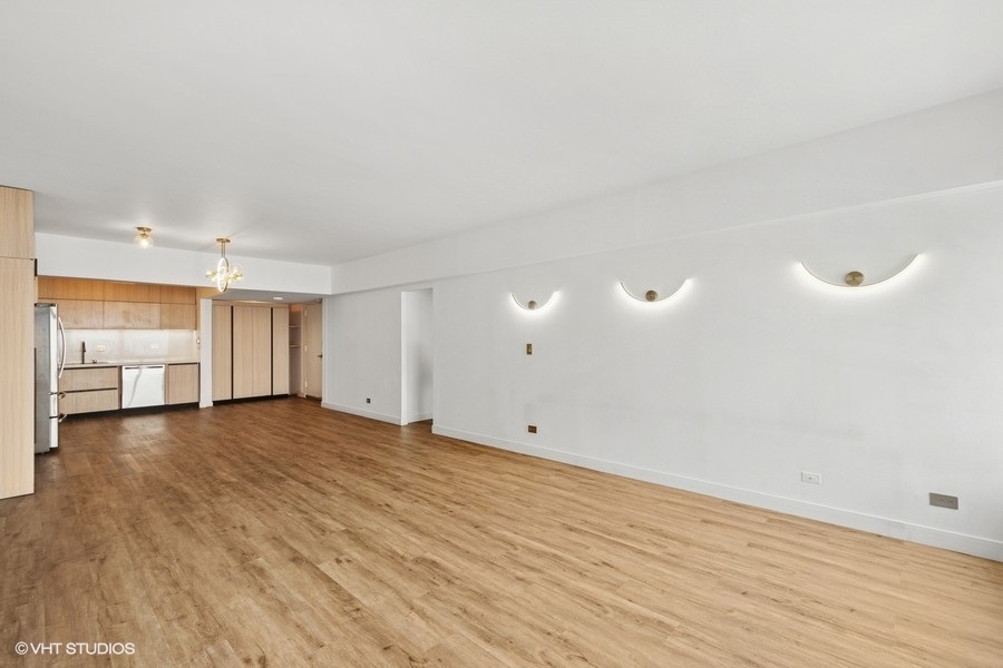 175 E Delaware Place 6021