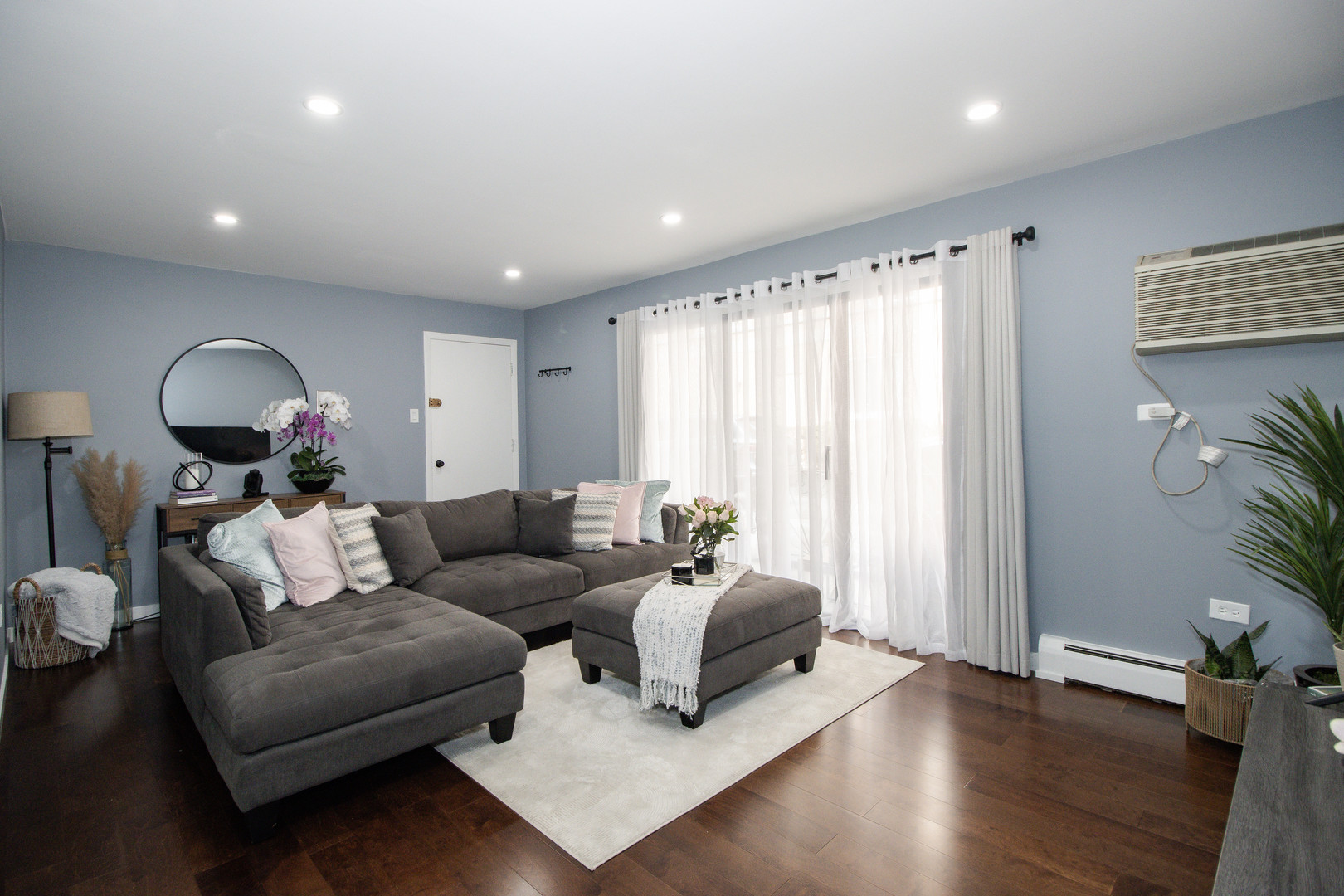 6466 N Northwest Highway C1