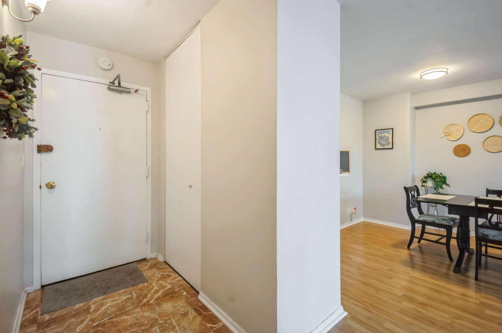 555 W CORNELIA Avenue 311