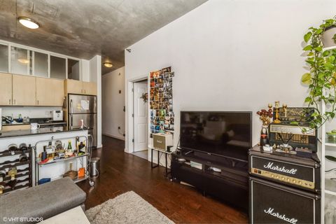 Tiny photo for 235 W VAN BUREN Street #1705, Chicago, IL 60607 (MLS # 12419425)