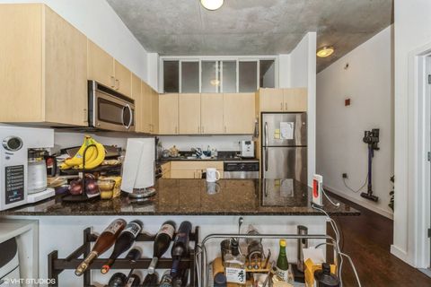 Tiny photo for 235 W VAN BUREN Street #1705, Chicago, IL 60607 (MLS # 12419425)