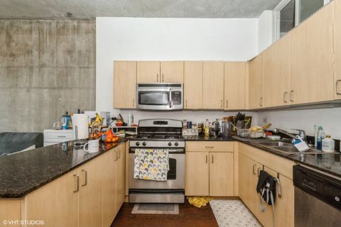 Tiny photo for 235 W VAN BUREN Street #1705, Chicago, IL 60607 (MLS # 12419425)