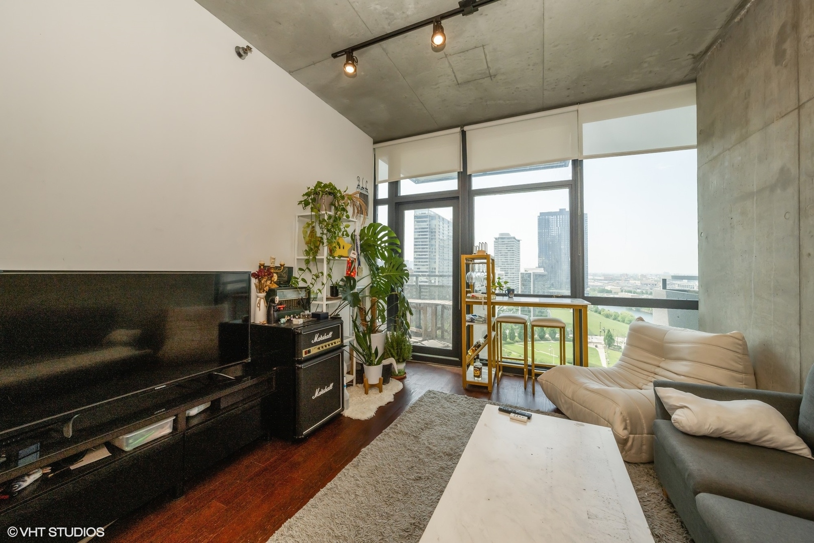 235 W VAN BUREN Street 1705