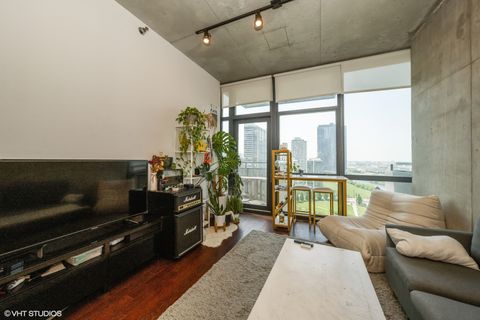 Tiny photo for 235 W VAN BUREN Street #1705, Chicago, IL 60607 (MLS # 12419425)