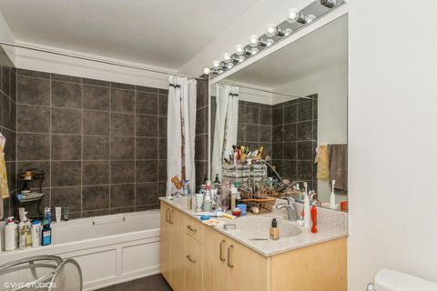 Tiny photo for 235 W VAN BUREN Street #1705, Chicago, IL 60607 (MLS # 12419425)