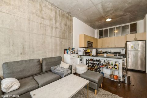 Tiny photo for 235 W VAN BUREN Street #1705, Chicago, IL 60607 (MLS # 12419425)