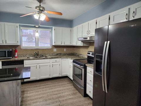 Tiny photo for 3721 35th Street #1, Moline, IL 61265 (MLS # 100000611)