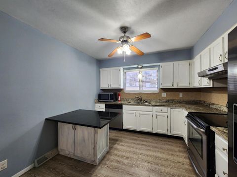 Tiny photo for 3721 35th Street #1, Moline, IL 61265 (MLS # 100000611)