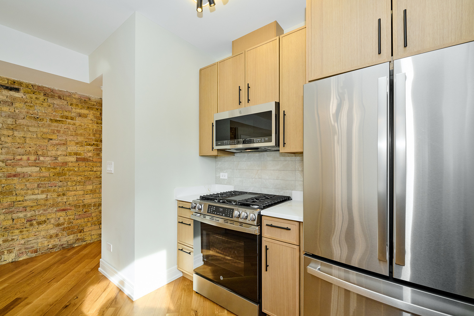 5200 N Winthrop Avenue 2S