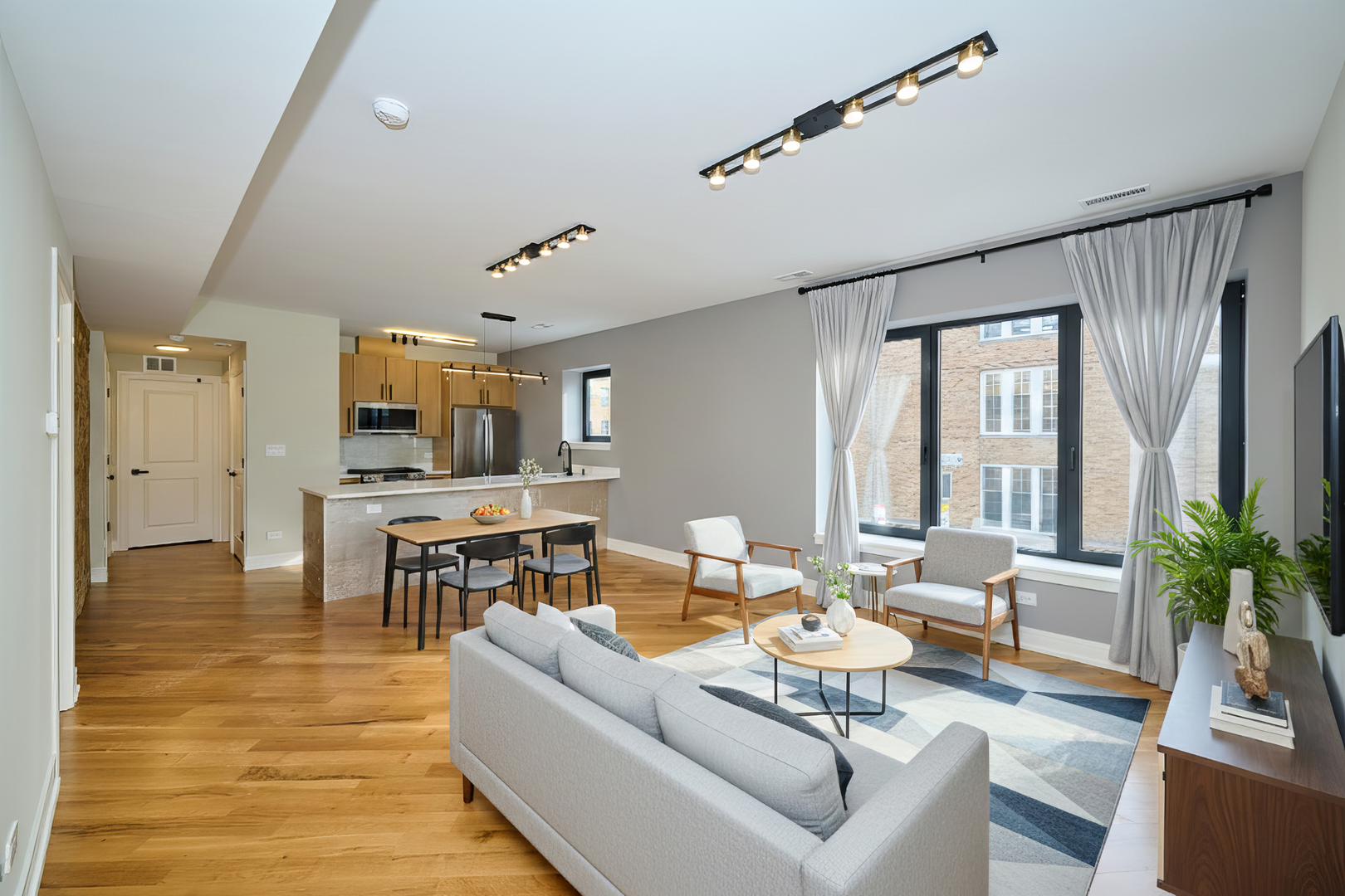 5200 N Winthrop Avenue 2S