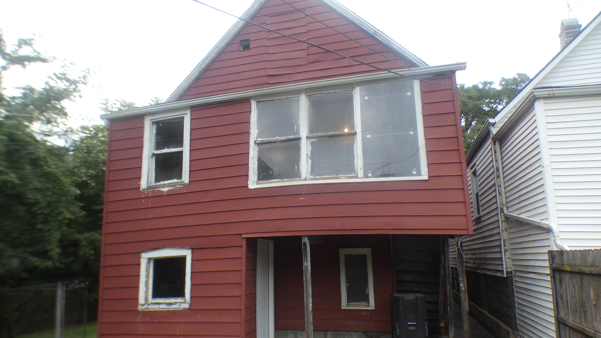 2047 W 67th Place