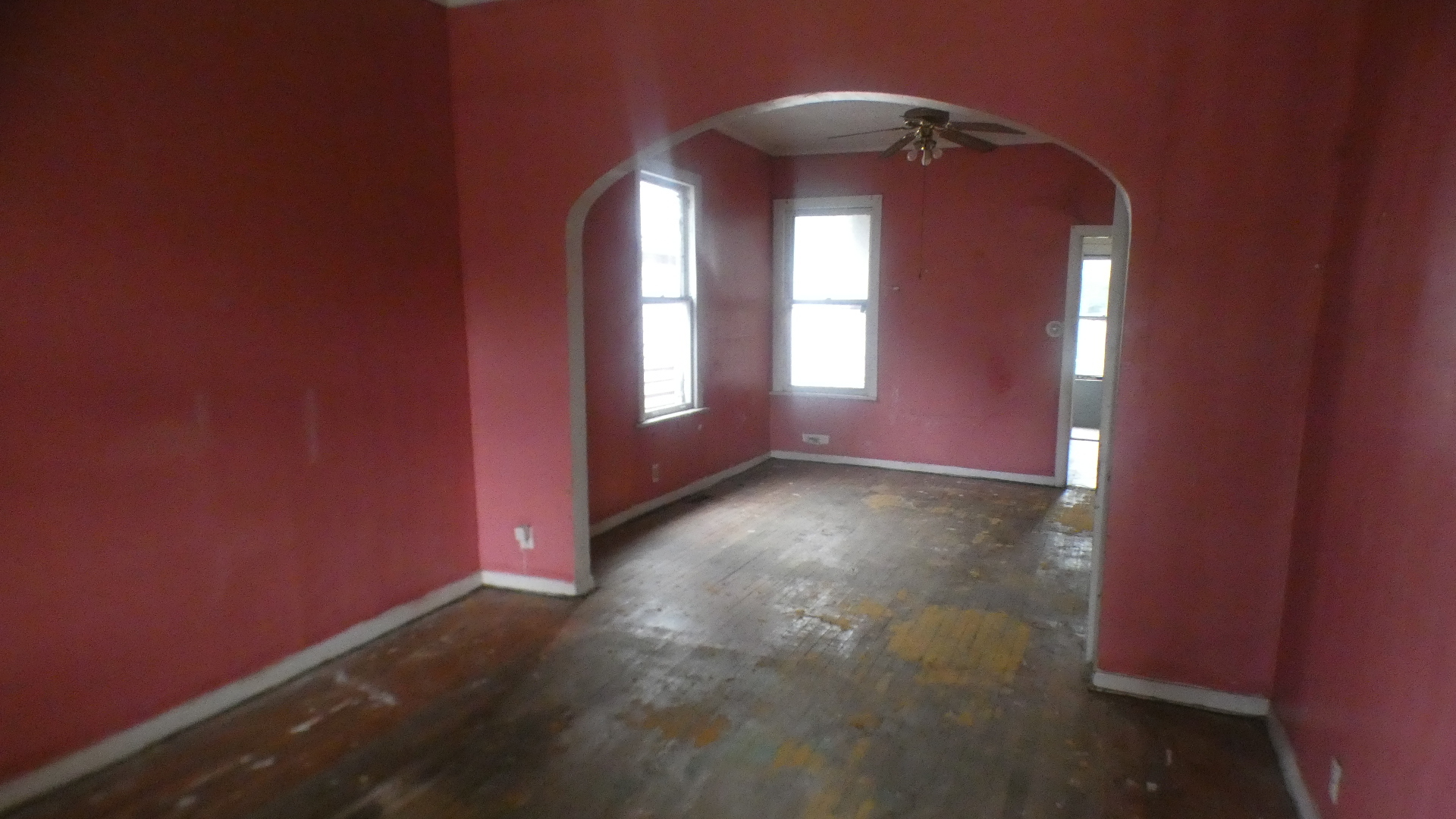 2047 W 67th Place