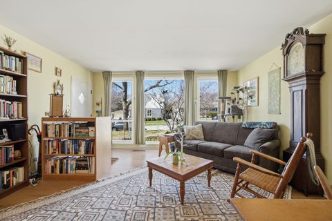 Tiny photo for 5429 Benton Avenue, Downers Grove, IL 60515 (MLS # 12589347)