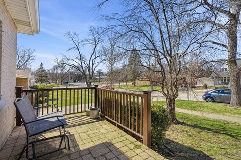 Tiny photo for 5429 Benton Avenue, Downers Grove, IL 60515 (MLS # 12589347)