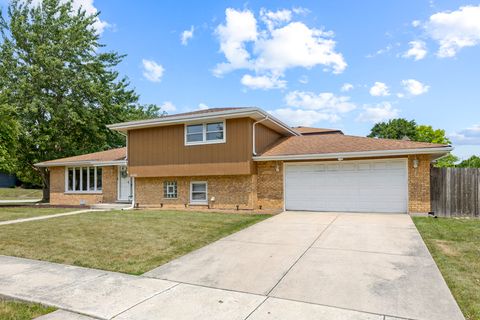 Tiny photo for 8456 170th Place, Tinley Park, IL 60487 (MLS # 12462582)