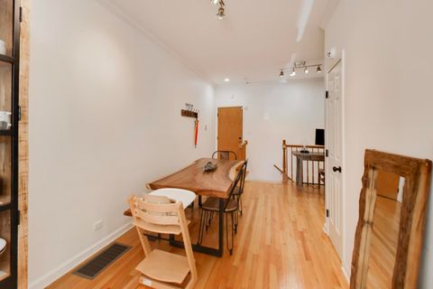 Tiny photo for 1953 W FOSTER Avenue #1, Chicago, IL 60640 (MLS # 12574584)