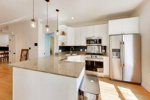 Tiny photo for 1953 W FOSTER Avenue #1, Chicago, IL 60640 (MLS # 12574584)