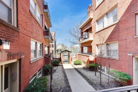 Tiny photo for 1953 W FOSTER Avenue #1, Chicago, IL 60640 (MLS # 12574584)