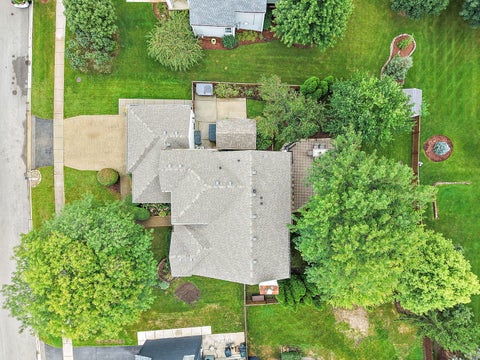 Tiny photo for 2221 Somerset Lane, Mundelein, IL 60060 (MLS # 12734552)