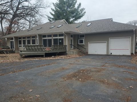 Photo of 2801 12th Avenue, Rock Island, IL 61201 (MLS # 12559814)