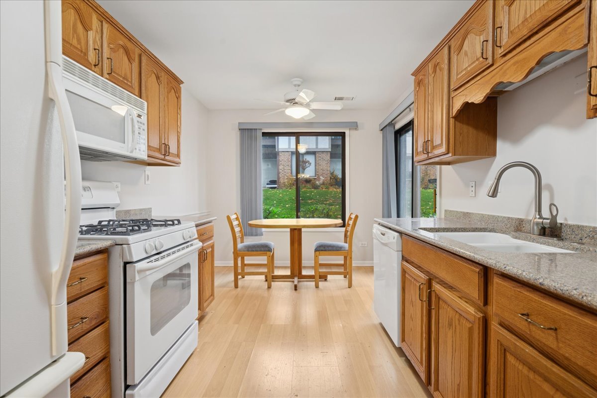 Palatine, Illinois 60074, United States, 3 Bedrooms Bedrooms, ,2 BathroomsBathrooms,Residential,Active,247308