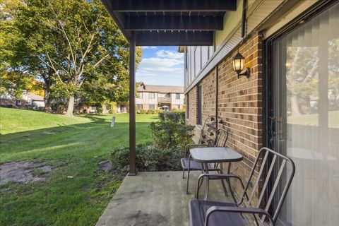 Tiny photo for 1010 E Glavin Court #1807, Palatine, IL 60074 (MLS # 12522628)