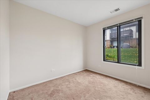 Tiny photo for 1010 E Glavin Court #1807, Palatine, IL 60074 (MLS # 12522628)