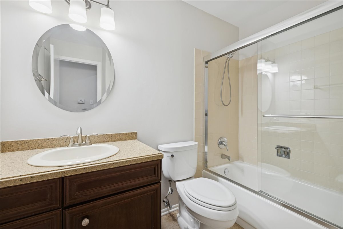 Palatine, Illinois 60074, United States, 3 Bedrooms Bedrooms, ,2 BathroomsBathrooms,Residential,Active,247308