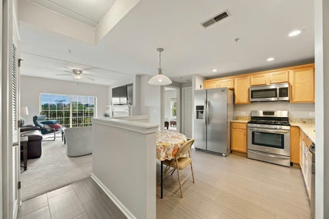Tiny photo for 420 W Burlington Avenue #406, La Grange, IL 60525 (MLS # 12769431)