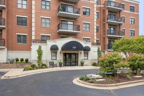 Photo of 420 W Burlington Avenue #406, La Grange, IL 60525 (MLS # 12769431)