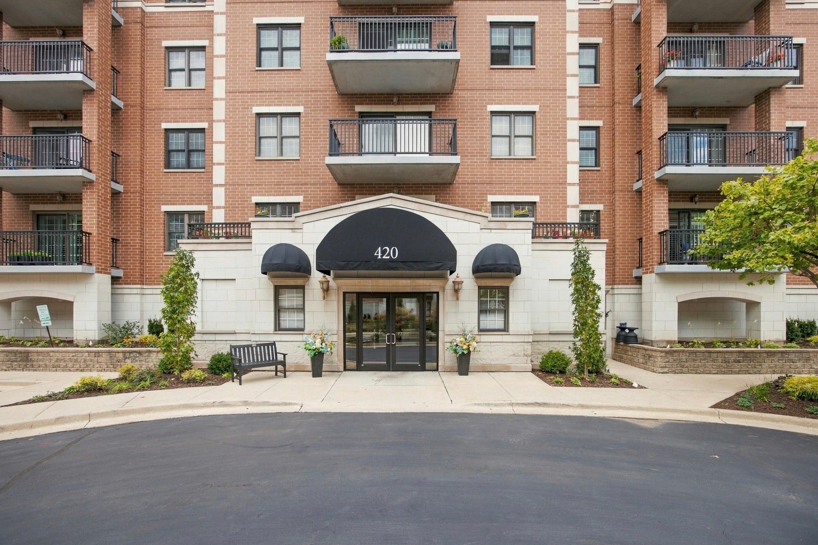 420 W Burlington Avenue 406