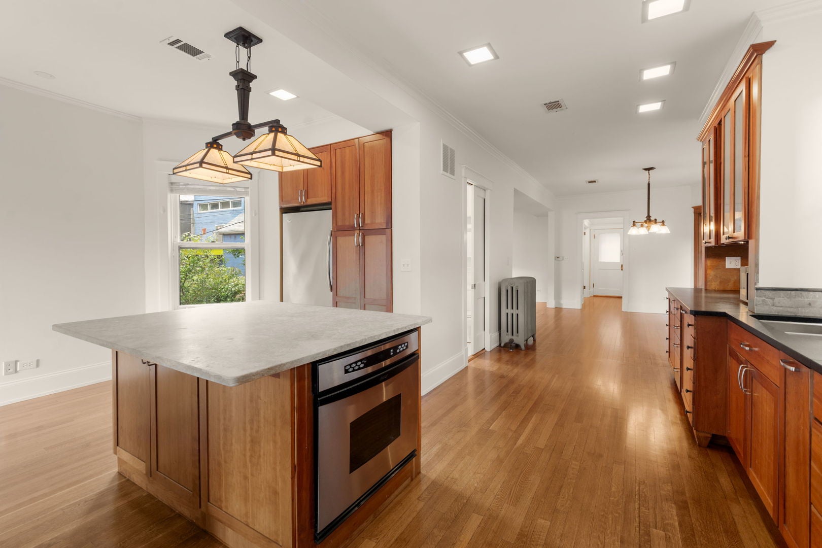 1335 W Hollywood Avenue