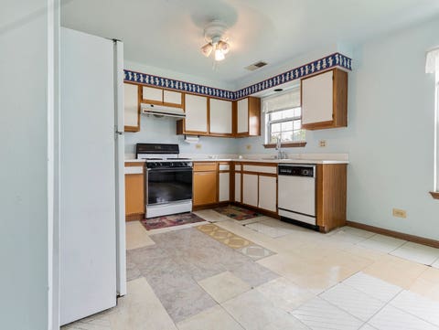 Tiny photo for 4 Truman Court #B, Streamwood, IL 60107 (MLS # 12698869)