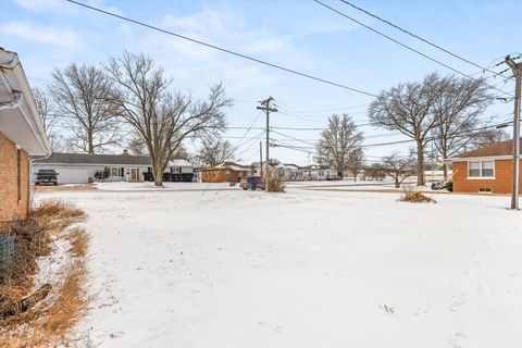 Tiny photo for 1010 Elliott Street, Streator, IL 61364 (MLS # 12557128)