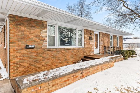 Tiny photo for 1010 Elliott Street, Streator, IL 61364 (MLS # 12557128)